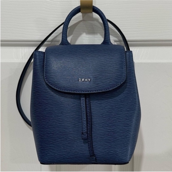 NWOT DKNY 100% Leather Lex Small Convertible Backpack & Crossbody - Picture 6 of 17